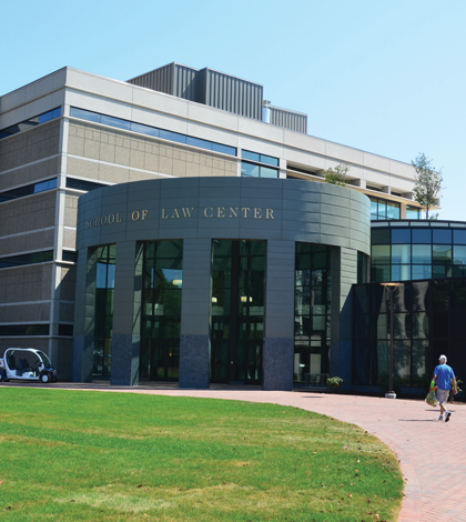 Law school moves to North Haven