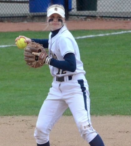 Softball sweeps Rider in doubleheader Sunday
