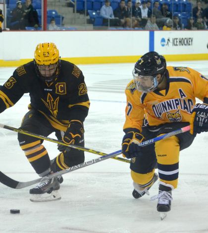 Aldworth leads men's ice hockey past Arizona St.