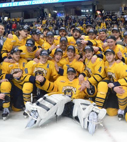 Men's ice hockey tops UMass Lowell in East Regional Final