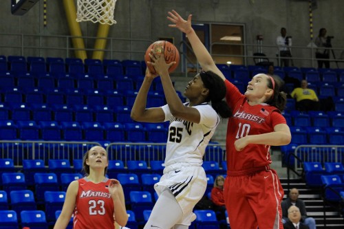 Women’s basketball plows through snow day in 79-57 victory over Marist