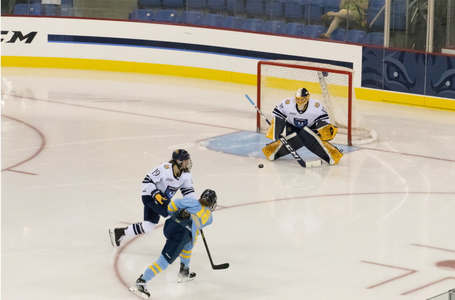 Quinnipiac womens hockey outshot the Sharks 23-1 in the first period.