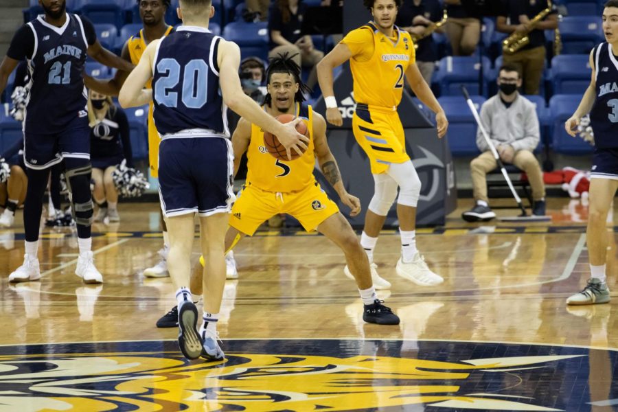 Quinnipiac mens basketball enjoys dominant 73-47 victory over Maine, but Kevin Marfo injury casts short-term cloud