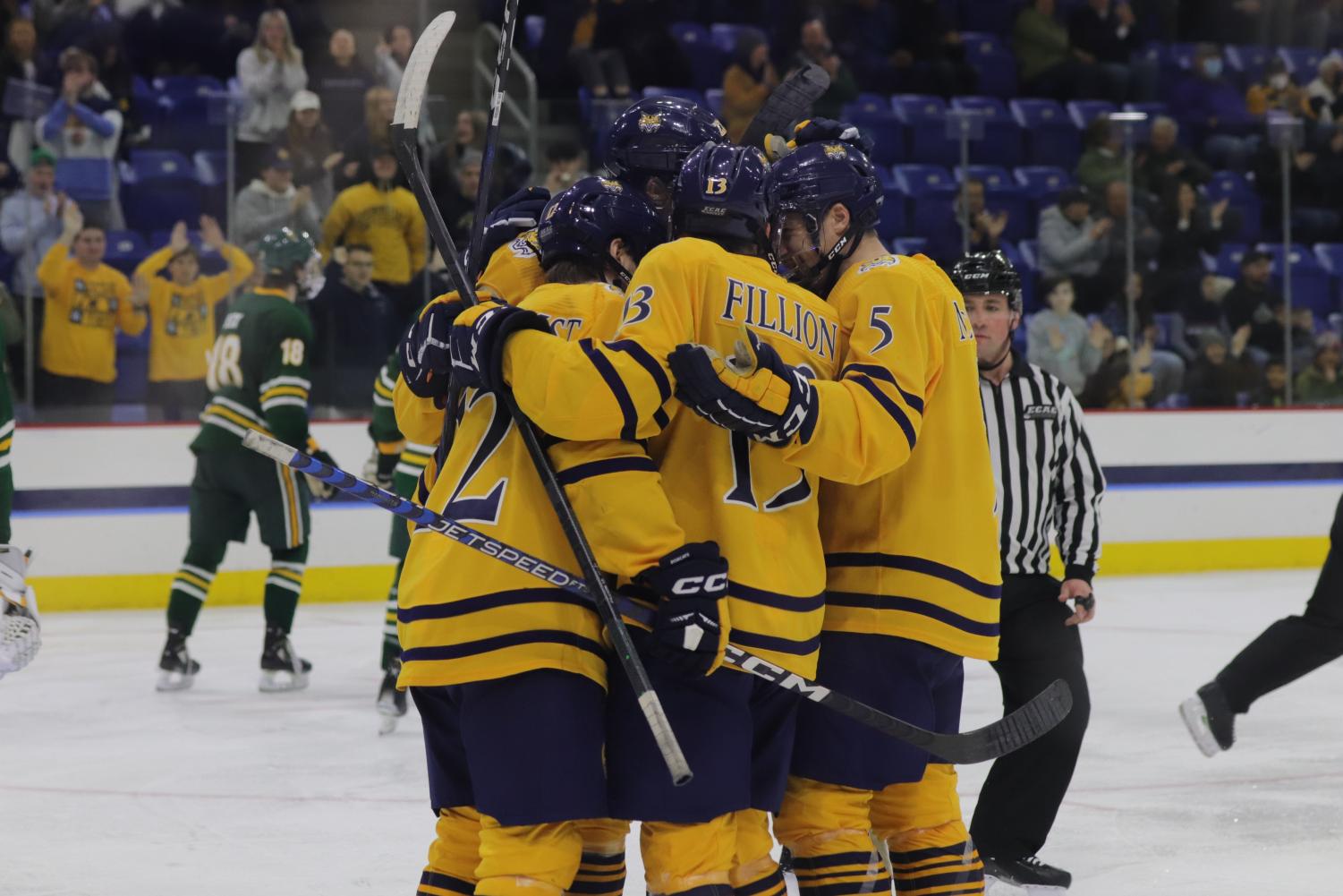 Men's Ice Hockey Scores Six Unanswered Goals to Rally For 6-3 Win