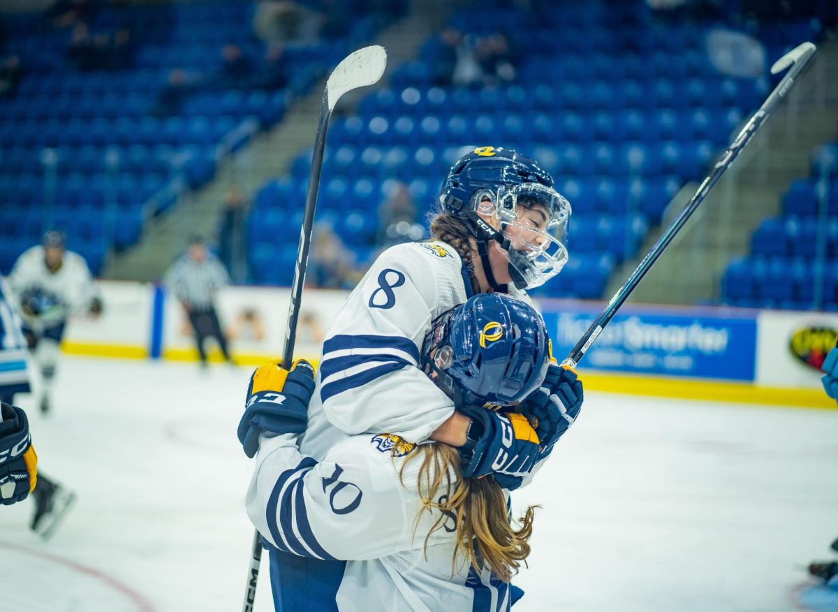 College hockey: UNH women battle past Black Bears, 3-0