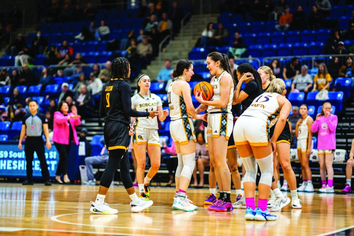 Women’s basketball is 9-2 as of publication, taking the No. 2 slot in MAAC standings. 