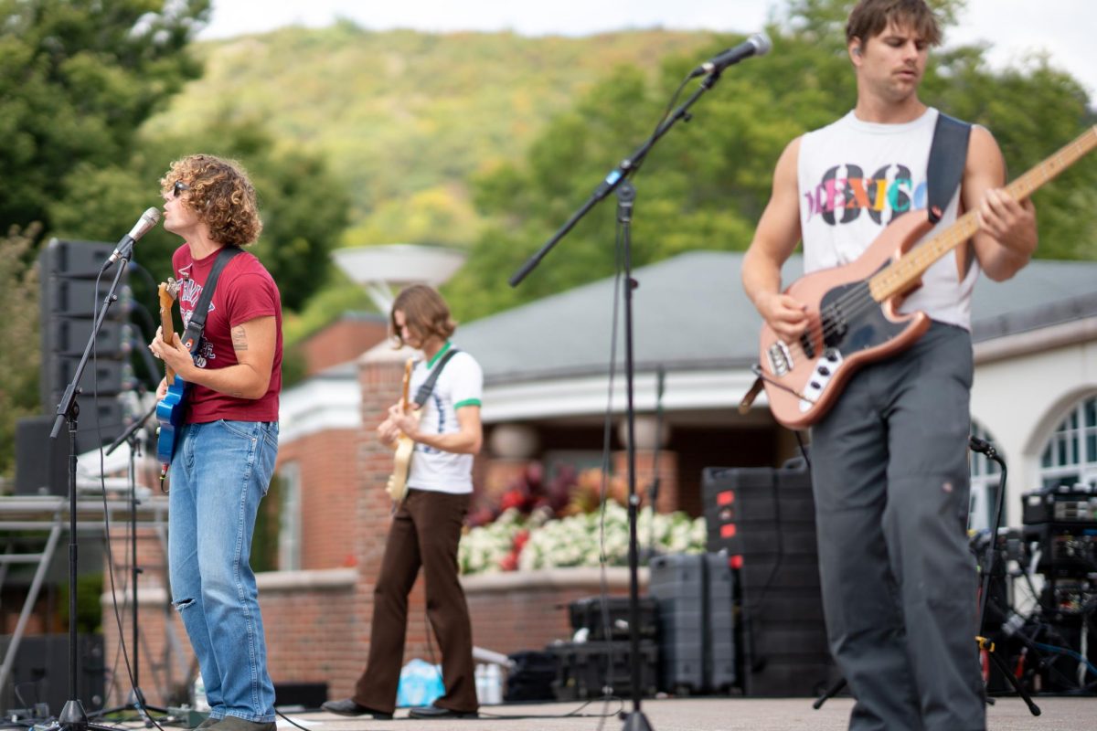 Quinnipiac's Fall Fest brings 'almost monday,' games & free merch